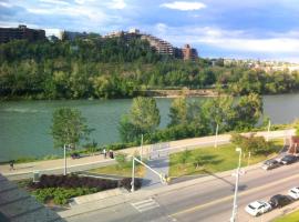 Hotel Foto: Amicable, Cozy, High Speed Internet, Sleeps 2 Riverview Downtown Apartment