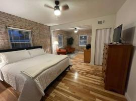 Hotel Foto: Brick Street Apartment-Studio Suite