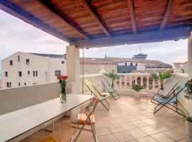 Fotos de Hotel: Rare maison à 50m de la plage. Grande terrasse vue mer.