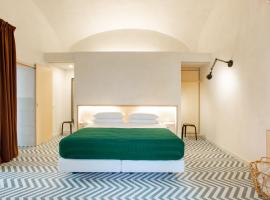 Hotel Foto: OTIUM Luxury studio apartment