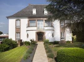 Hotel Photo: VILLA 50 personnes avec piscine et terrain de tennis et Basket