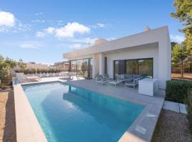 Fotos de Hotel: Nice holiday home in Dehesa De Campoamor with private pool
