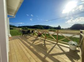 Havsnära Stuga, hotel in Klövedal