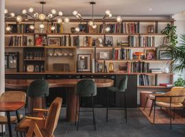 Seven Hotel Paris、パリのホテル