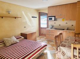 A picture of the hotel: Appartamento Breva