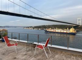 होटल की एक तस्वीर: Breathtaking Bosphorus View With Large Terrace