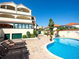 Hotel foto: Nice Apartment In Vodice With Outdoor Swimming Pool, 1 Bedrooms And Wifi