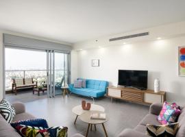 Hotel Photo: Deluxe & Terrace with City Overview by FeelHome