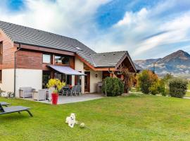 Hotel fotografie: Maison dans les Alpes - Gîte les 12 sommets