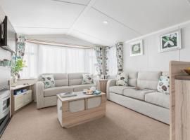 56 Seabreeze, hotel in Milford on Sea