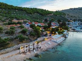 Glamping resort Fešta Kornati, hotel a Pristanišće