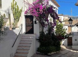 Hotel fotografie: Classical corner town house in historical centre