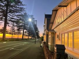 صور الفندق: Beach Front Cottage Napier