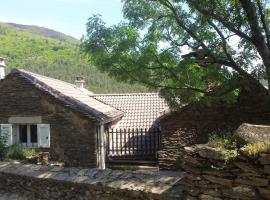 Фотография гостиницы: Gite Castagnere 4* en Cévennes