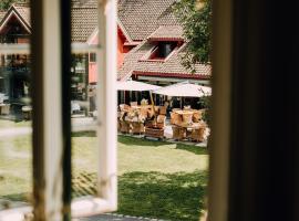 A picture of the hotel: Engø Gård Hotel & Restaurant