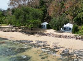Touch Glamping Koh Yao Noi ทัช แกรมปิ้ง เกาะยาวน้อย, hotel in Ko Yao Noi