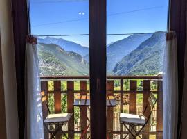 Фотография гостиницы: Lovely 4 bedroom villa with amazing views!
