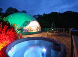 Fotos de Hotel: Sunridge Geodome with private Hot tub