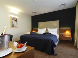 Mikado Hotel, hotel in Nitra