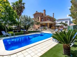 酒店照片: Catalunya Casas Stunning Villa with private pool 33 km to Barcelona