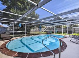 ホテル写真: Port Richey Home with Private Pool and Yard