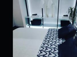 Hotel Photo: Glyfada Vacation Apt