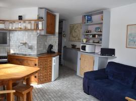 Hotel Photo: Appartement Pralognan-la-Vanoise, 2 pièces, 4 personnes - FR-1-464-132