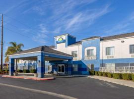 A picture of the hotel: Days Inn by Wyndham Lathrop