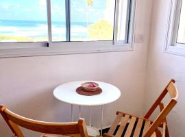 מלון צילום: Sea view cozy apartment