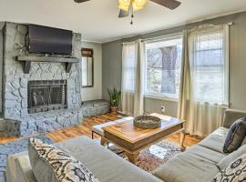 Hotel Photo: Cozy Anniston Vacation Rental with Yard