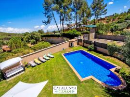 호텔 사진: Catalunya Casas Modern and spacious with private pool close to BCN