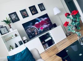 Фотографія готелю: E1 OldTown Luxury Apt - Free Garage, Foodstore, Aircon, PCscreen, Netflix, Unlimited Music, Crib, BabyChair, FastWifi