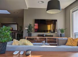 Hotel Photo: Luxurious villa-apartment with spacious terrace