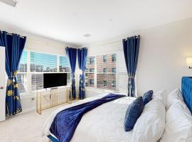 Hotel fotoğraf: Blue 2 Bed 2 Bath Executive Suite Near Train # 305