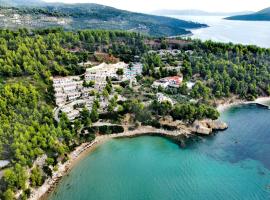 Alonissos Beach Bungalows And Suites Hotel, hotel v destinaci Alonissos