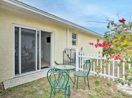 Ξενοδοχείο φωτογραφία: Pet-Friendly Jensen Beach Gem - 3 Mi to Ocean!