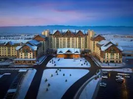 Gaylord Rockies Resort & Convention Center, hotel in Aurora