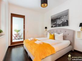 Hotel Photo: Pineapple Apartments Palais am Neumarkt - 90 qm - 1x free parking