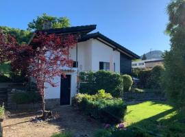 Hotel fotoğraf: Traumhaftes Ferienhaus in Sessa - Region Lugano Malcantone