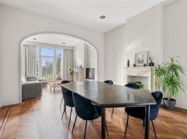 酒店照片: Luxurious modern apartment in Antwerp - Breakfast Included