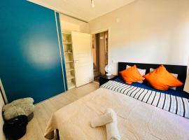 รูปภาพของโรงแรม: Cozy private room with free parking and sauna