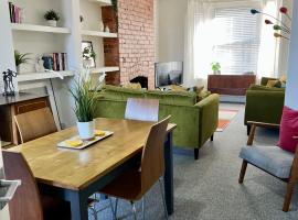 Hotel Photo: Contemporary 2 Bedroom Victorian Town House