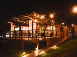 Pousada Container e Spa Mina Beer、Ametista do Sulのホテル