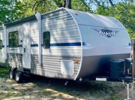 Zdjęcie hotelu: Tiny home RV in the heart of Dallas & Dos Xx