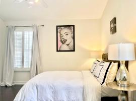 Hotel Photo: Hollywood Hills Homestay