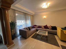 Fotos de Hotel: 3 bedrooms apartment in Casablanca centre