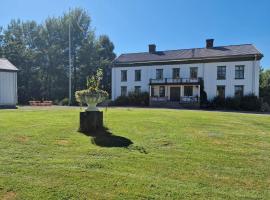 A picture of the hotel: Alstrums gård