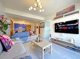 รูปภาพของโรงแรม: New Luxurious apartment - 1 minute from Elli Beach