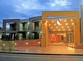 A picture of the hotel: Stay at Alice Springs Hotel