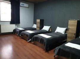 Мандри Хостел, hotel in Uzhhorod
